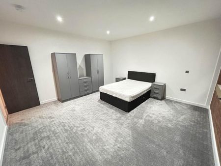 3 bedroom flat to rent - Photo 4