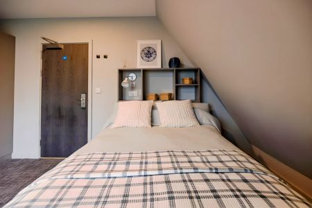 Premium 2 Bed Apartment - Photo 2