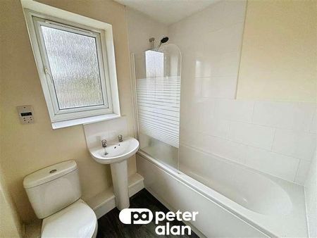 Hall Street, Blackwood, NP12 - Photo 5