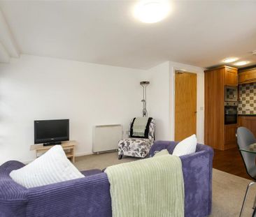 2 bedroom flat to rent - Photo 3