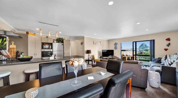 FOUR BEDROOMS IN SPOTSWOOD - Photo 1