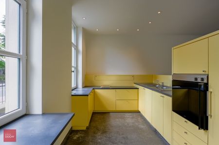 Centraal gelegen praktijkruimte of bureel met woonst | Statiestraat - Photo 4