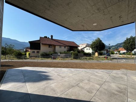 RARE ! MAGNIFIQUE 4 ½ PIECES AU REZ - Grand jardin & terrasse ! - Photo 4