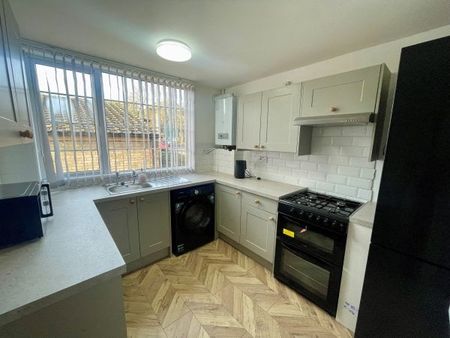 Adderley, Bretton, Peterborough PE3 8RA, Property for rent - Photo 3