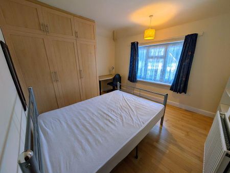 3 bedroom semi-detached house to rent - Photo 4