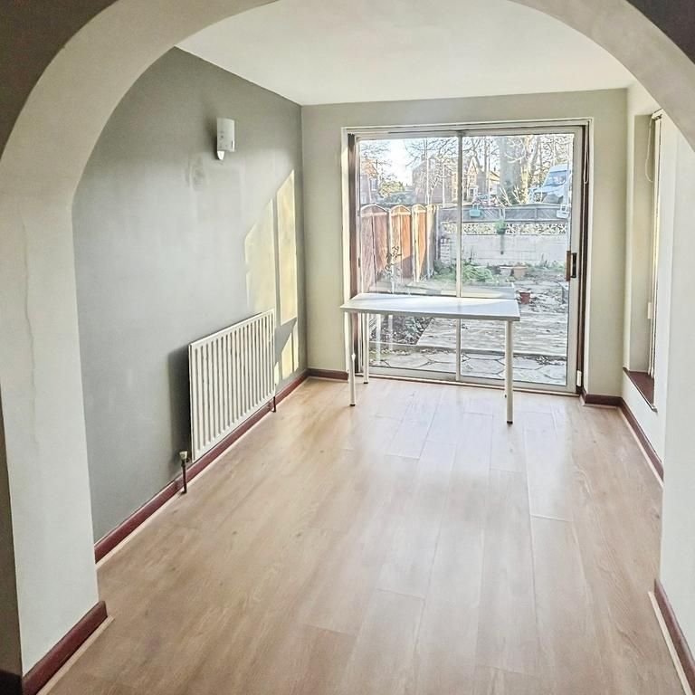 3 bedroom semi-detached house to rent - Photo 1