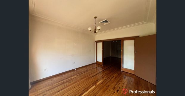 Charming Family Home in Smithfield - Photo 1