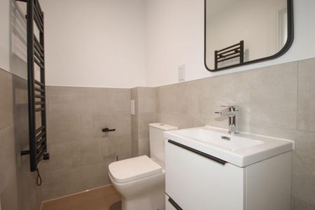 1 bedroom in a house share to rent - Photo 4