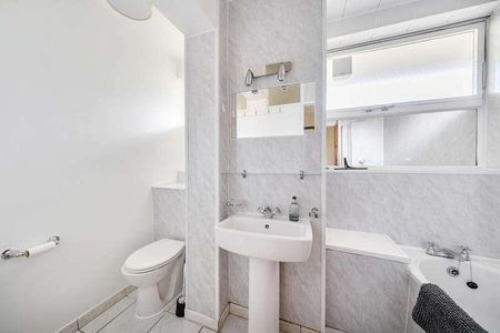 Churchill Gardens, Pimlico, SW1V - Photo 2