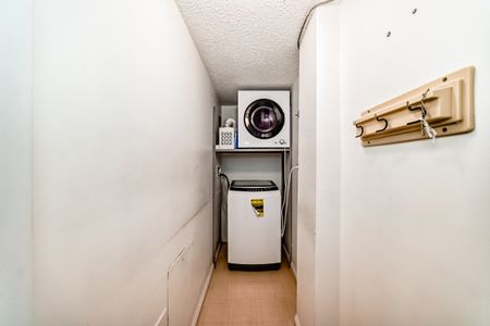 CONVENIENTLY LOCATED 2 BED, 1.5 BATH 2nd-FLOOR CONDO IN THE COMMUNITY OF HAYSBORO - Photo 5