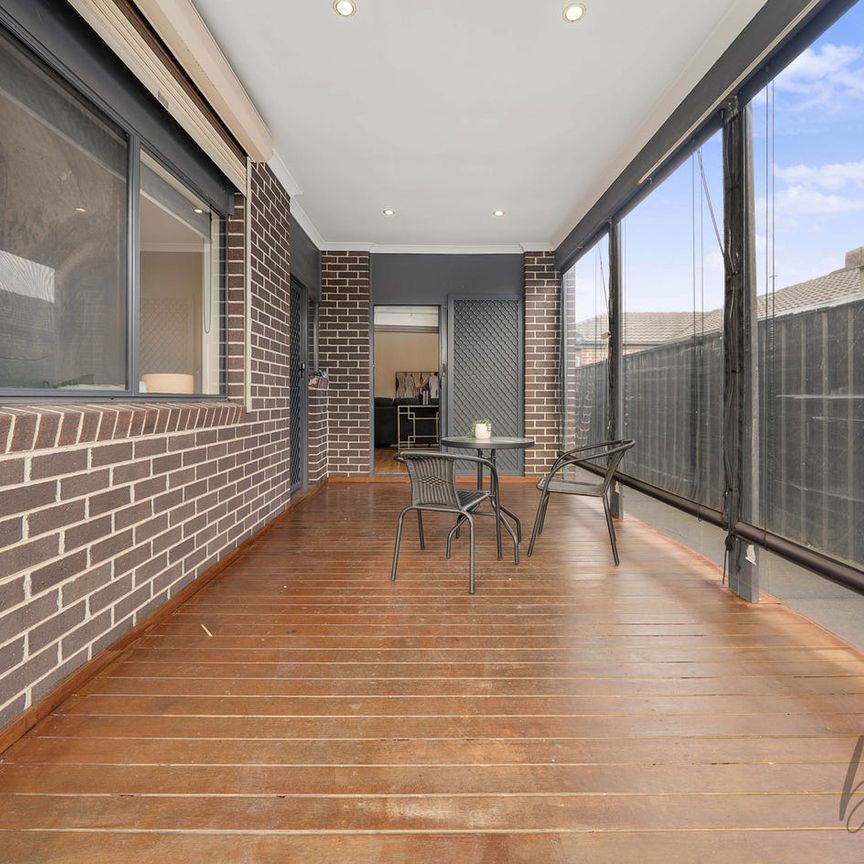 Spacious Family Home for Lease in Prime Craigieburn Location - Photo 1