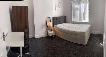 5 bedroom terraced house to rent - Photo 2