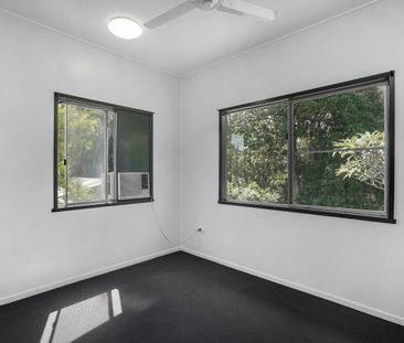 Spacious 3 Bedroom Home In Prime Location - Photo 4