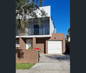 Three Bedroom Duplex - Photo 4