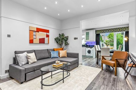 5 Bed Semi-Detached House, Georgian Court, HA9 - Photo 2