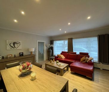 UITBERGEN - Gerenoveerde hoekwoonst vlakbij de dorpskern. - Foto 5