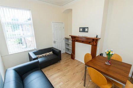 5 bedroom house to rent - Photo 2