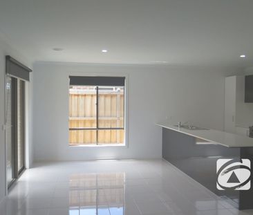 PERFECT FAMILY HOME IN PRIME LOCATION - Photo 5