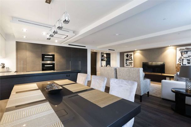 Buckingham Gate, St. James's Park, Westminster, London, SW1E 6LB - Photo 1