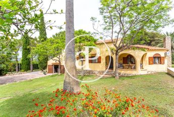 Luxury Villa for rent in Turís, Valencia