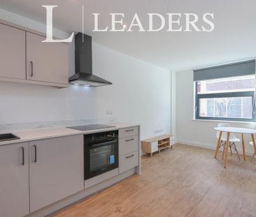 Studio to rent - Photo 4