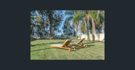 Lakeside 5Bed Oasis in Berkeley Vale - Photo 3