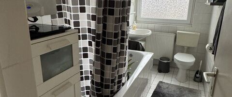 Perfekt geschnittene 2 Zimmerwohnung mit großer Wohnküche und Balkon in Deutz! - Photo 1