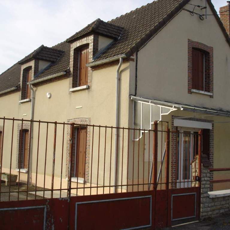 Maison d'habitation - Photo 1