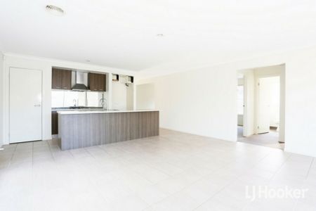 44 Toritta Way, Truganina VIC, Belconnen - Photo 3