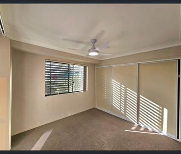 Prime Convenient Location – Furnished Apartment - Photo 1