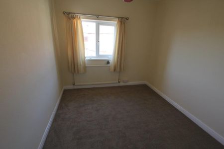 3 Bedroom HOUSE, Chester - Photo 2