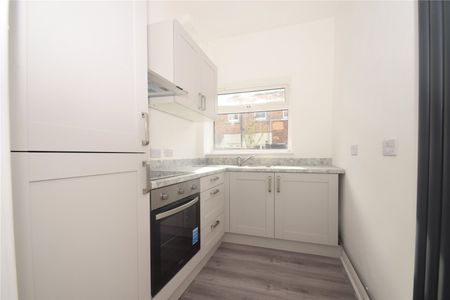 2 bed terraced house to rent in Caledonia Street, Scarborough, YO12 - Photo 3