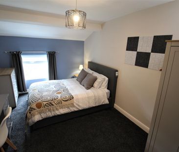 Cliff Road, Woodhouse, LS6 2ET, Leeds - Photo 3