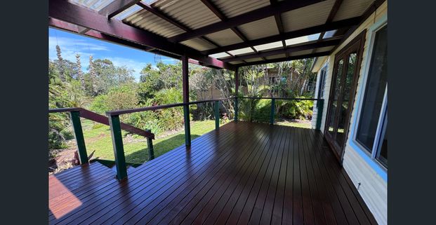 Charming 3 Bedroom Home! - Photo 1