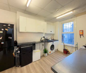 1 bedroom in a house share to rent - Photo 3