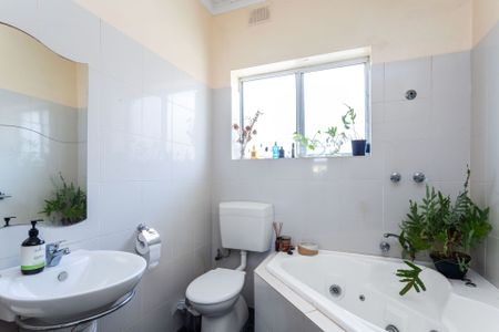 Neat and tidy 1 bedroom unit - Photo 5