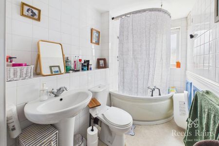3 bedroom terraced house to rent - Photo 5