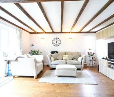 3 bedroom end of terrace house to rent - Photo 2