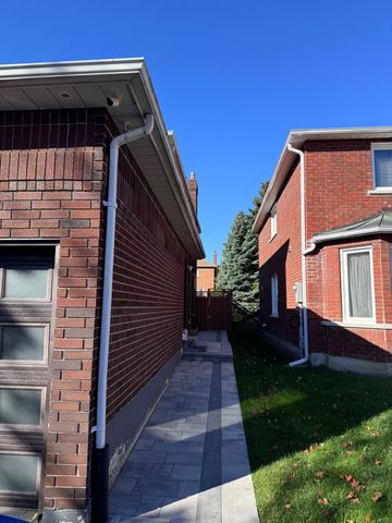 For Lease - 28 piccadilly Road, Richmond Hill, Ontario - Photo 5