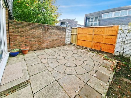 Prague Place, London, SW2 5ED - Photo 5