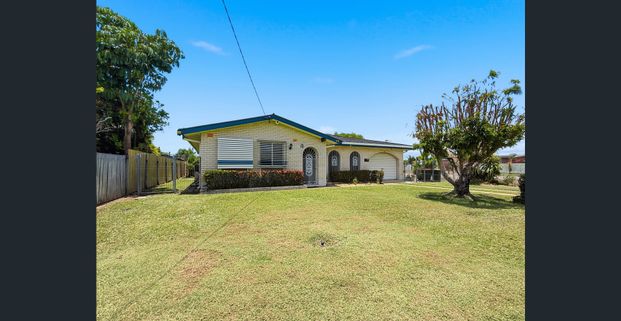 Charming Fully Renovated 3-Bedroom Home – Central Location! - Photo 1