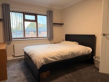 3 bedroom detached bungalow to rent - Photo 3