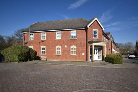 2 bedroom ground floor flat to rent - Photo 2