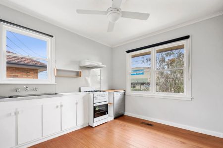 Classical style & perfectly positioned - Photo 4