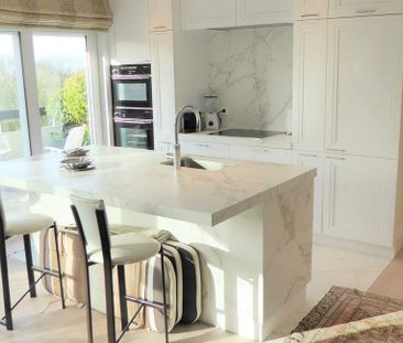 Penthouse te huur in Ukkel voor € 2.100 met 1 slaapkamer - Photo 2