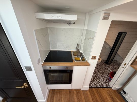 1 Bed Flat, Chapter Road, NW2 - Photo 1