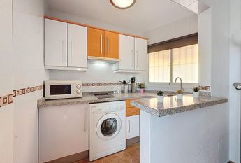 Piso de alquiler en Calle Eurosol, La Carihuela - Los Nidos