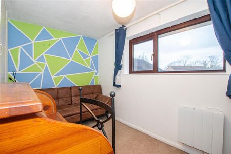 2 bedroom semi-detached house to rent - Photo 4