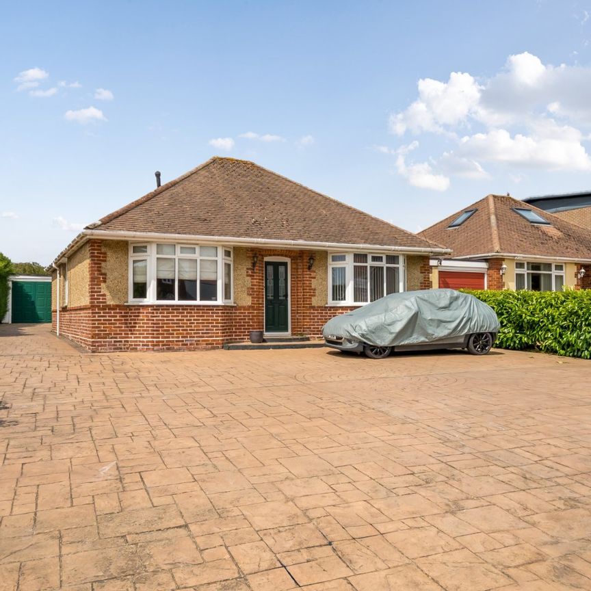 3 bedroom bungalow to rent - Photo 1
