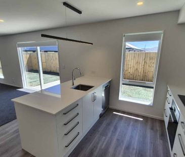 Modern, spacious and sun filled - Photo 3